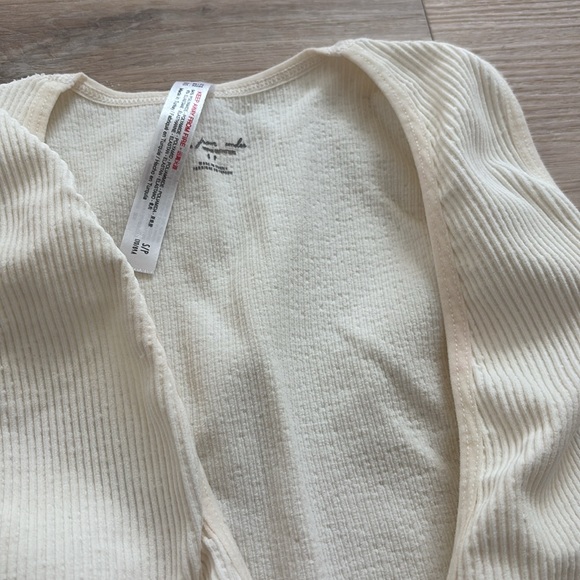 Urban Outfitters Low Cut Crop Top - Picture 2 of 3